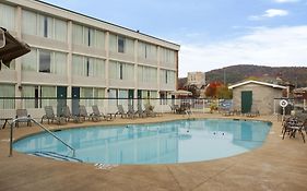 Best Western Plus Bradford Inn